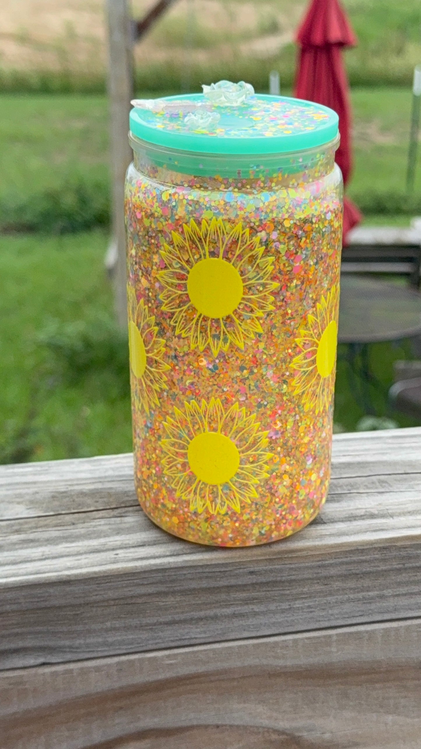 Acrylic Plastic Cup Tumbler Glitter Carnival with Sun flowers design & lid and matching straw! 16oz Cup Floral