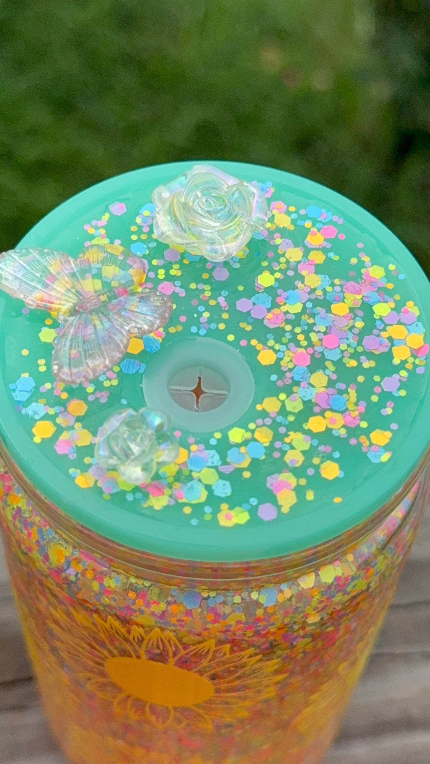 Acrylic Plastic Cup Tumbler Glitter Carnival with Sun flowers design & lid and matching straw! 16oz Cup Floral