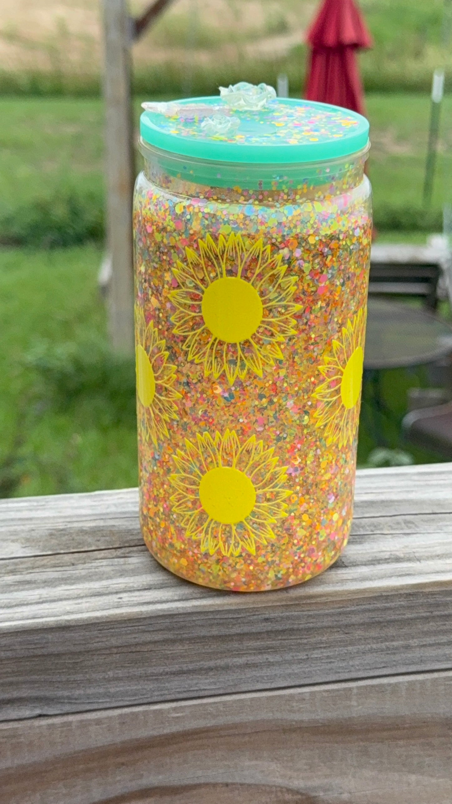 Acrylic Plastic Cup Tumbler Glitter Carnival with Sun flowers design & lid and matching straw! 16oz Cup Floral